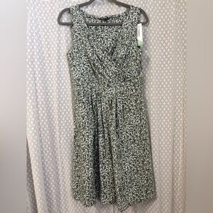 Lands' End Green and White Leaf Pattern Top